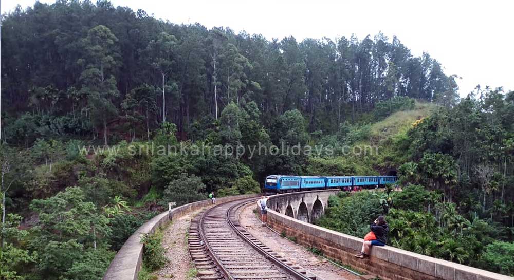 Sri Lanka Happy Holidays, Srilanka Happy Holidays, Hill side train Sri Lanka